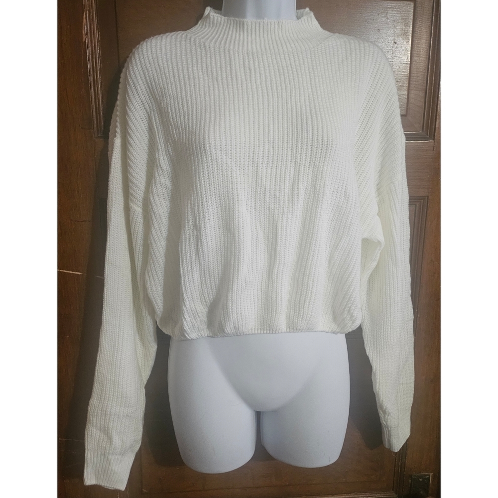 SHEIN Curve Drop Shoulder Cropped Cream Sweater